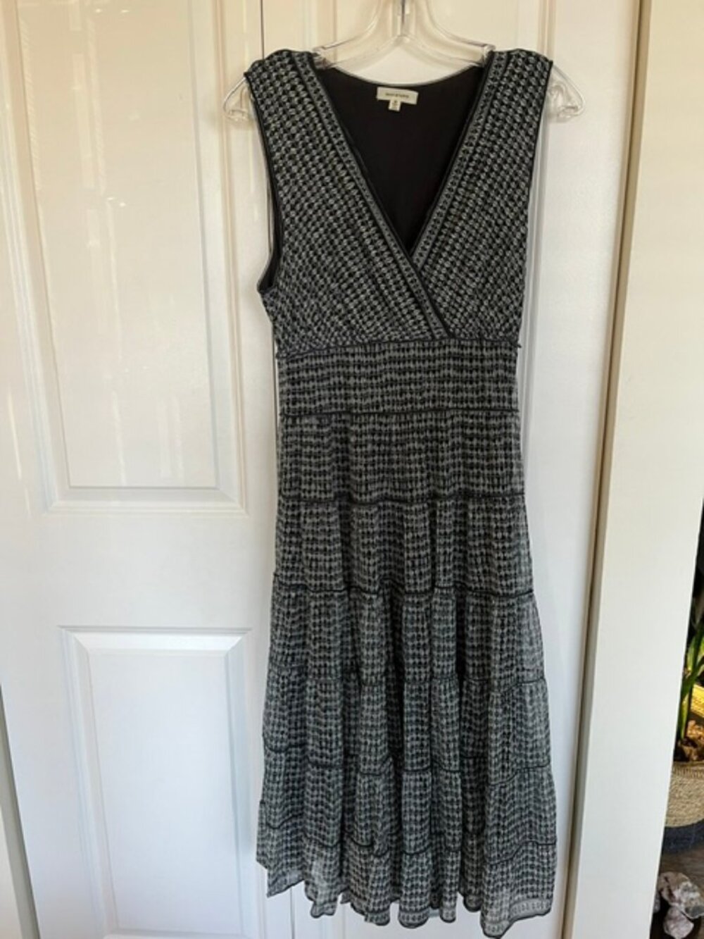 EMPIRE WAIST SLEEVELESS LINED MIDI DRESS SIZE MEDIUM